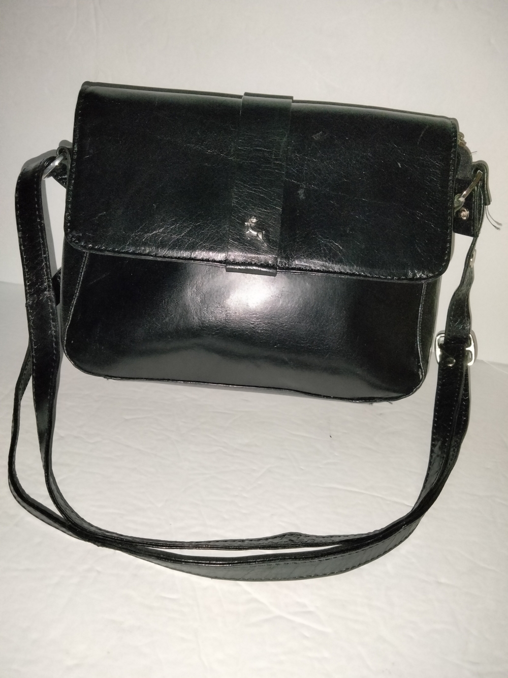 Ashwood Classic Black Genuine Leather Sleek Crossbody Bag with Adjustable Strap